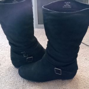 Women's calve length boots size 9